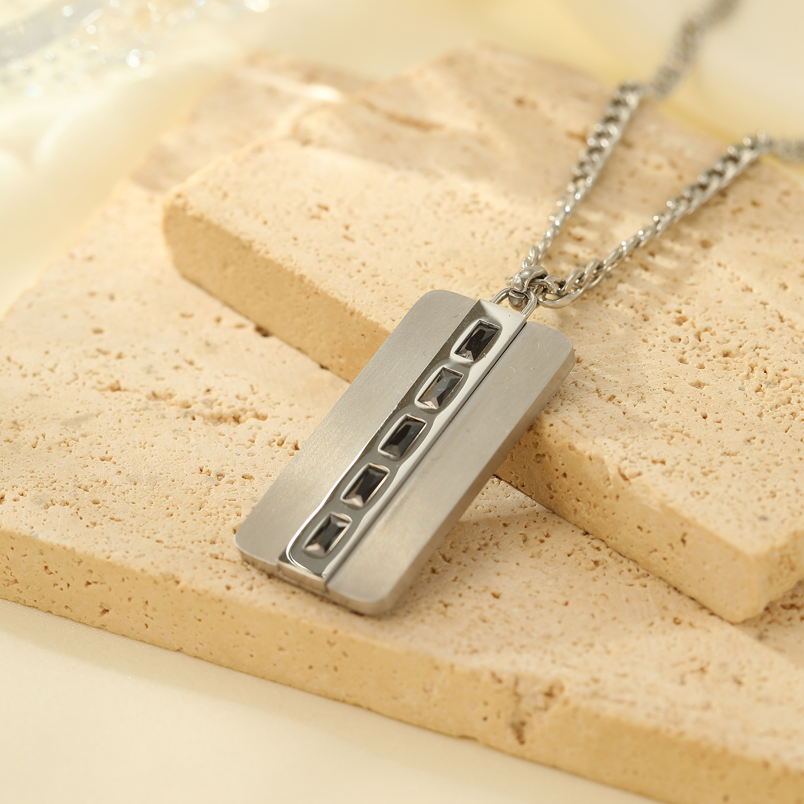 个性时尚、欧美爵士风格长方形锆石男士项链