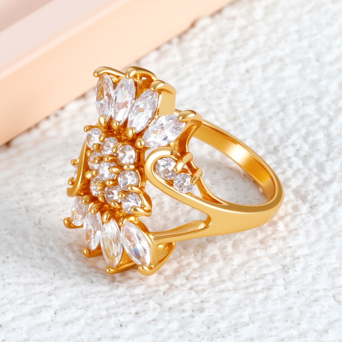 18k 金方晶锆石扇形环状戒指